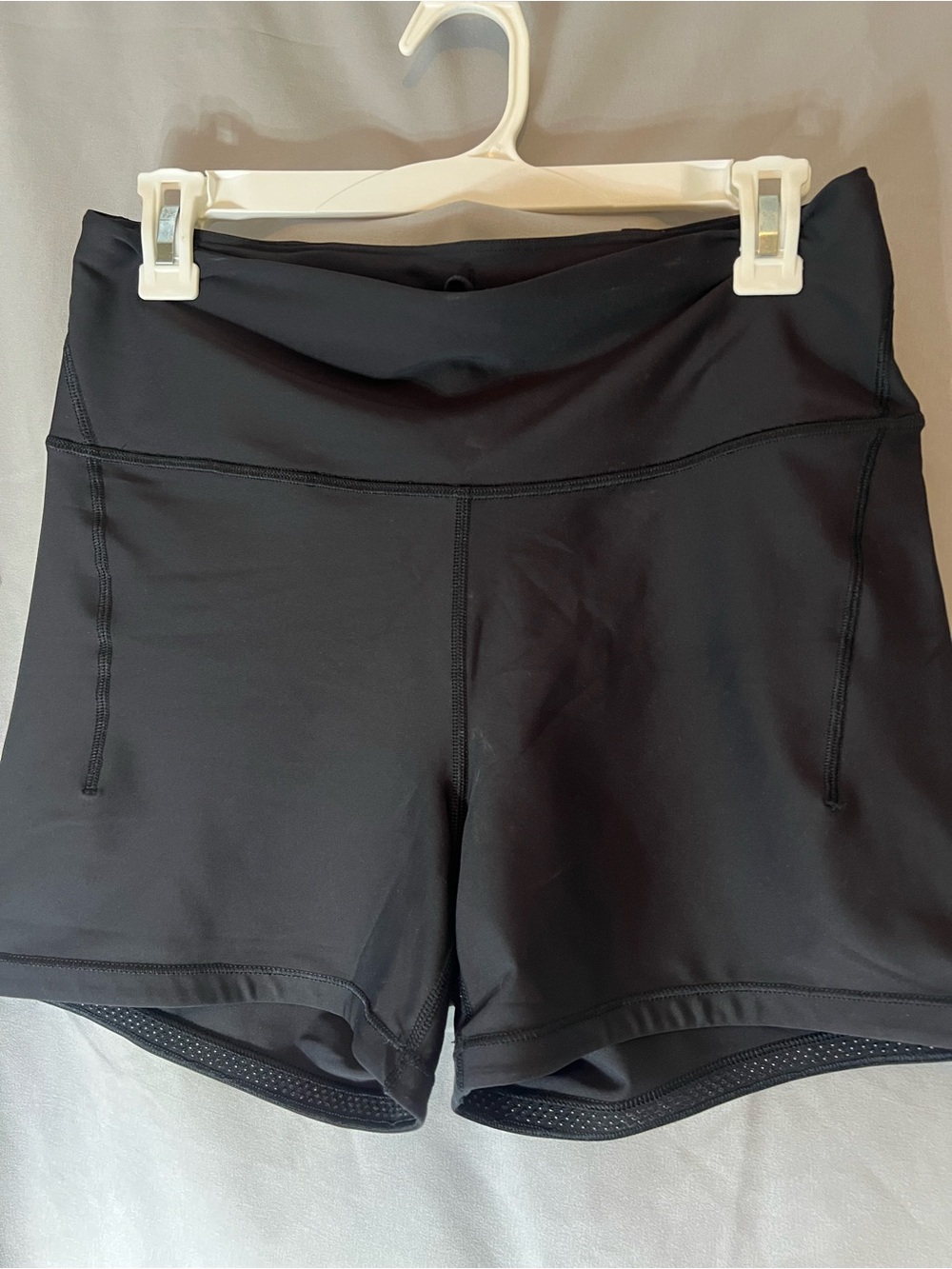 Athleta Pacesetter 4” Shorts